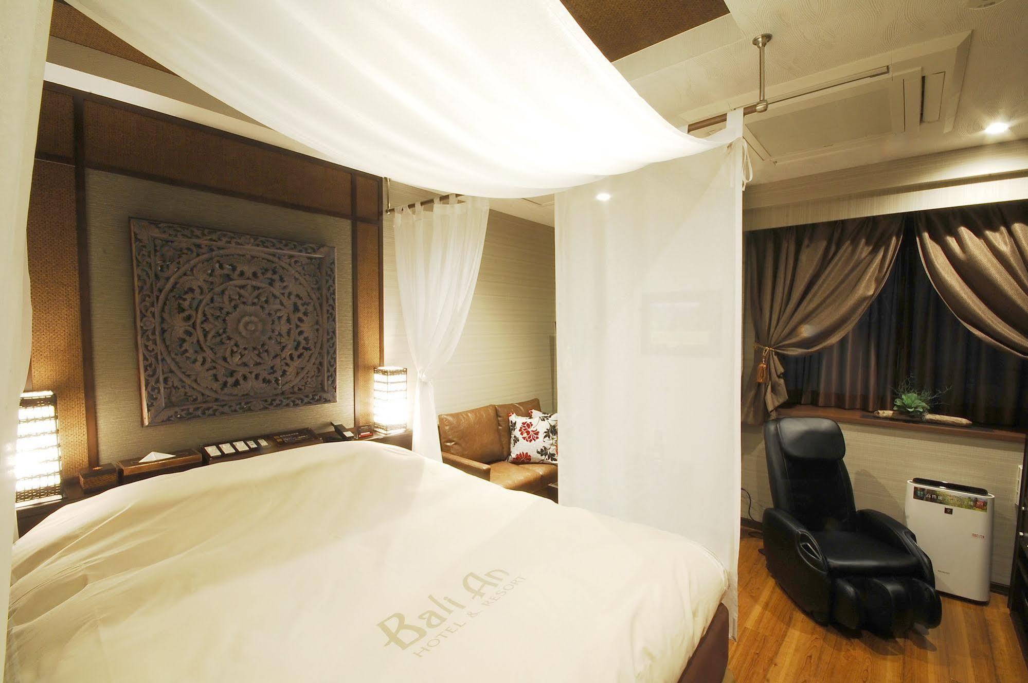 ホテルバリアンリゾート心斎橋（大人専用） 3*